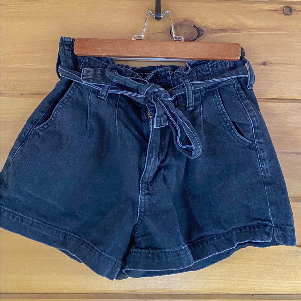 American Eagle black paper bag shorts